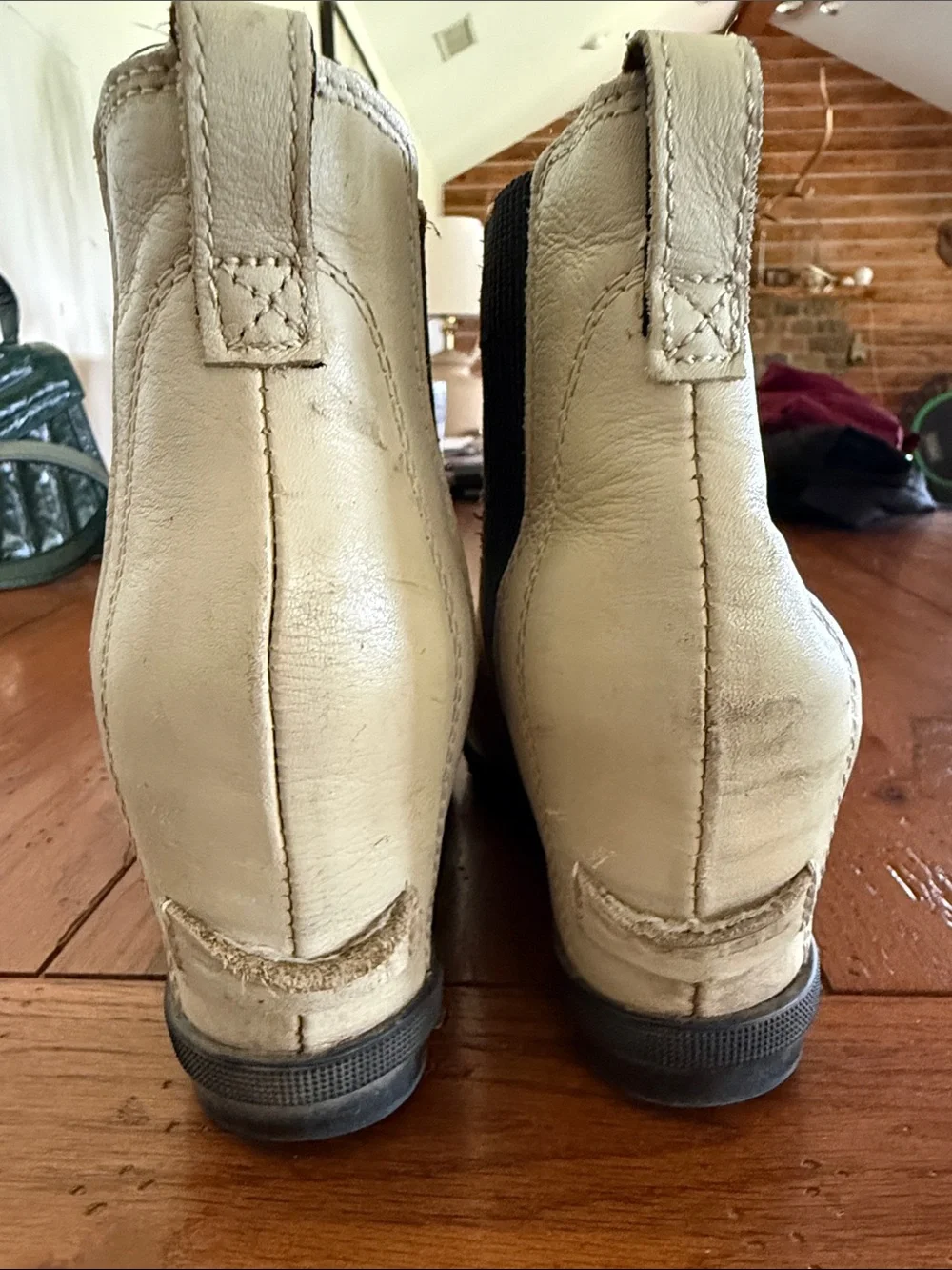 Sorel tan/black/white Chelsea Boot with Black Elastic Sides